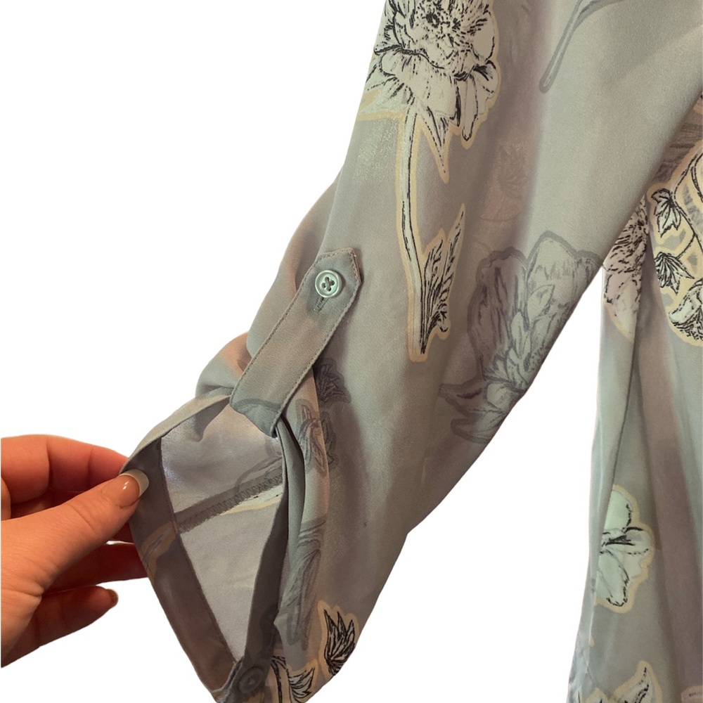 Maurices sheer blouse size XS - Picture 3 of 4